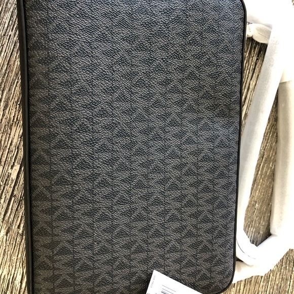 Brand New Michael Kors handbag - Picture 2 of 6